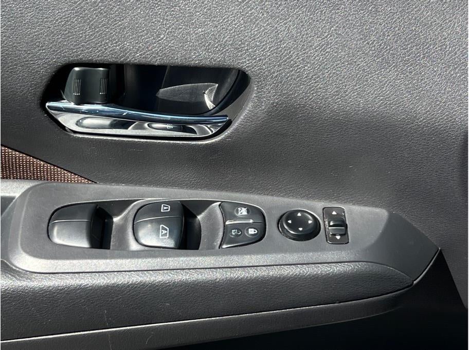 2024 Nissan Kicks SR Sport Utility 4D