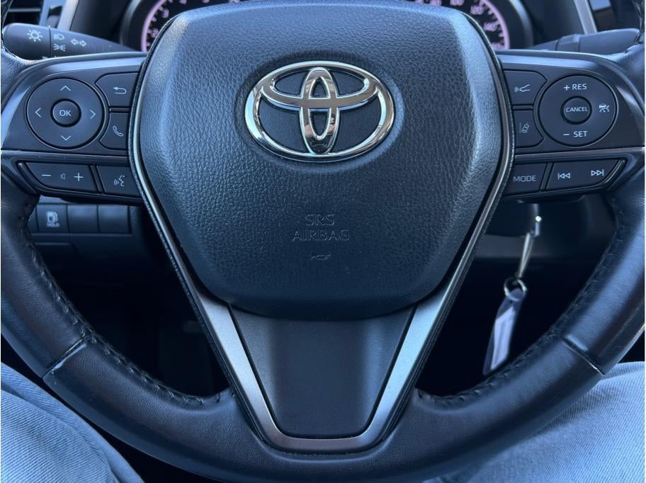 2024 Toyota Camry SE Sedan 4D