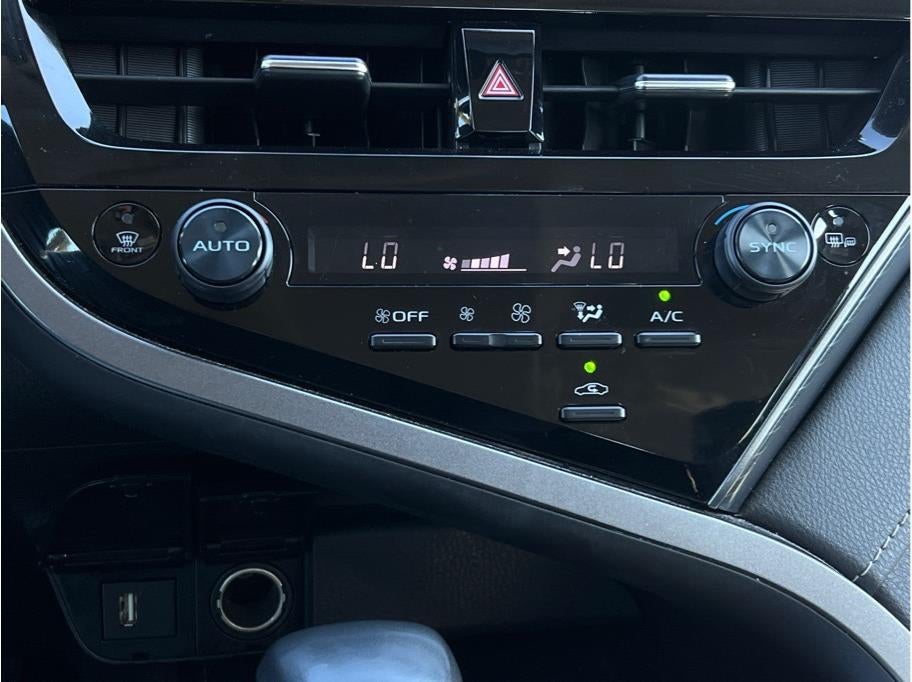 2024 Toyota Camry SE Sedan 4D