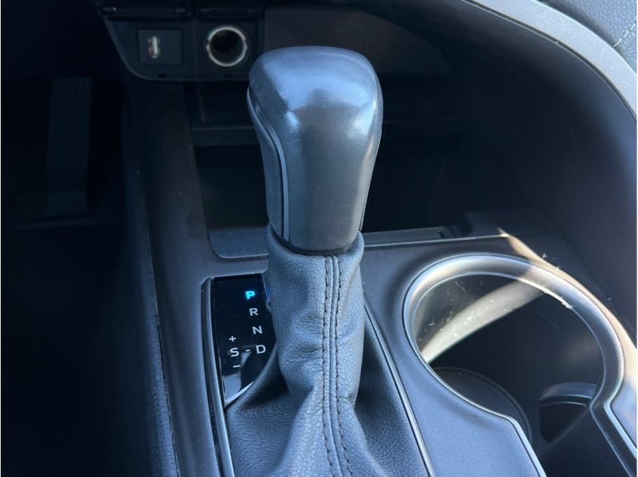 2024 Toyota Camry SE Sedan 4D
