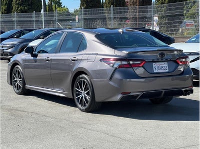 2024 Toyota Camry SE Sedan 4D