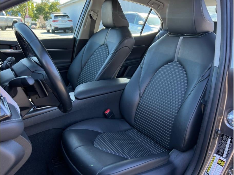 2024 Toyota Camry SE Sedan 4D