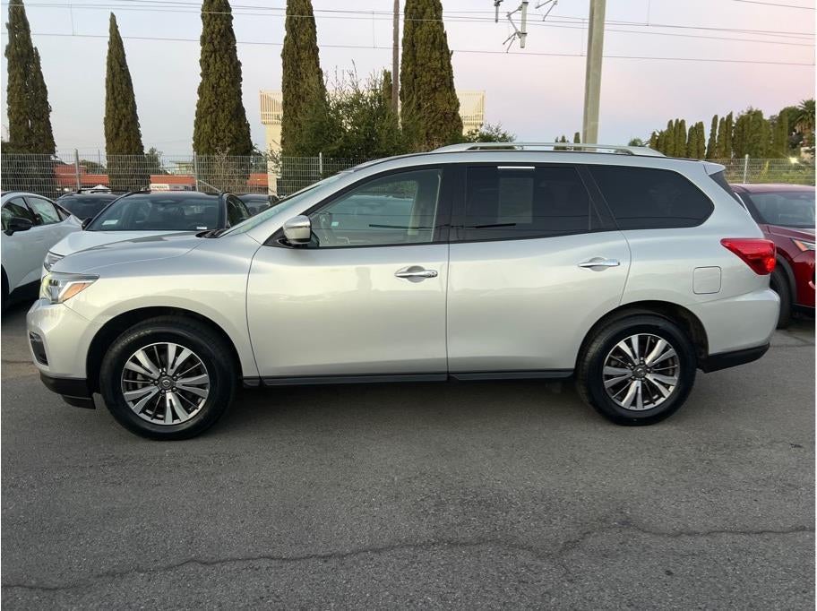 2019 Nissan Pathfinder SV Sport Utility 4D