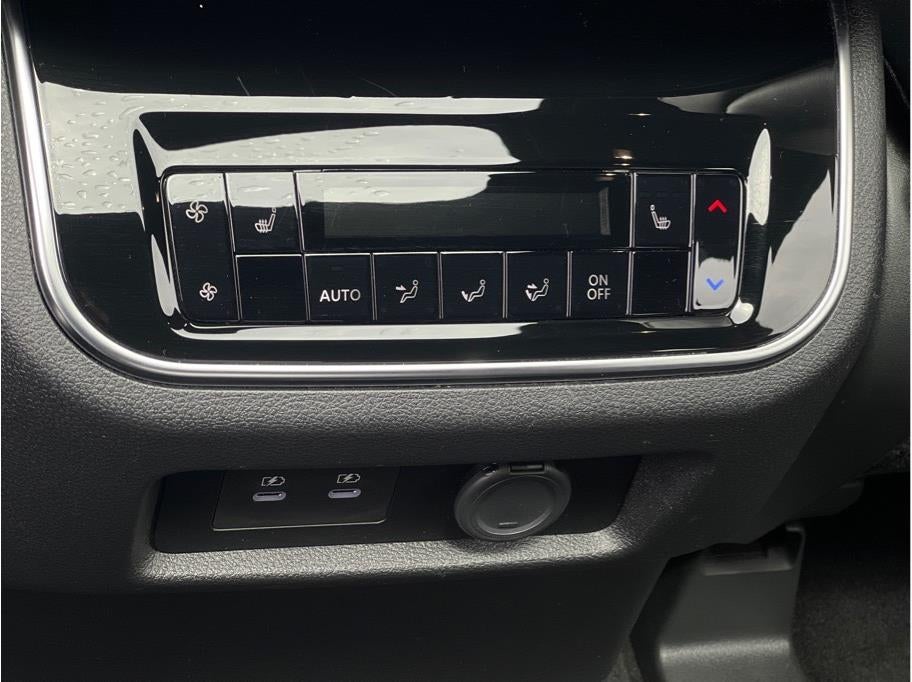 2025 Nissan Armada Platinum Sport Utility 4D