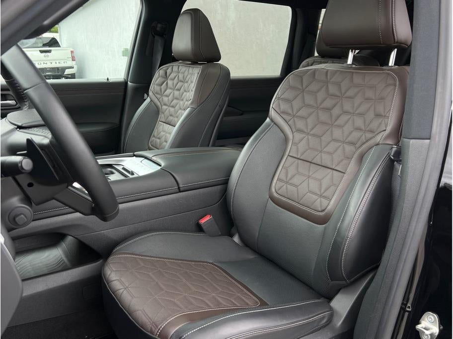 2025 Nissan Armada Platinum Sport Utility 4D