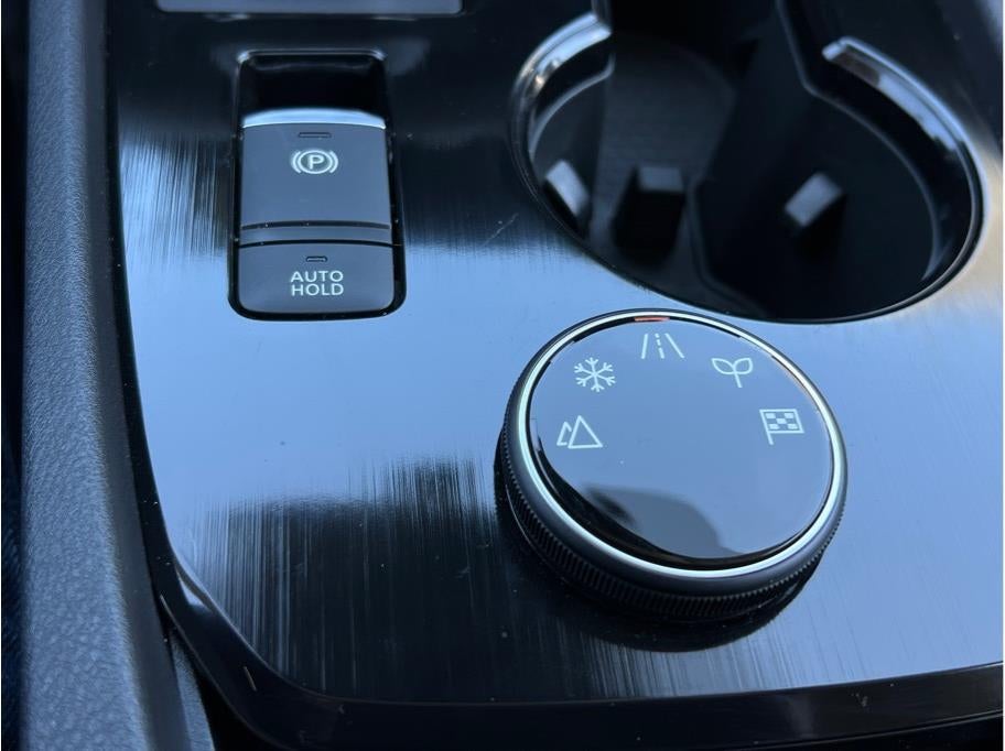 2025 Nissan Rogue SL Sport Utility 4D