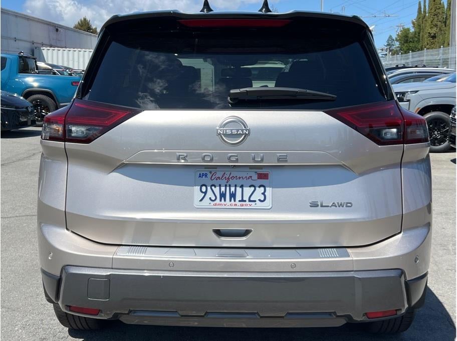 2025 Nissan Rogue SL Sport Utility 4D