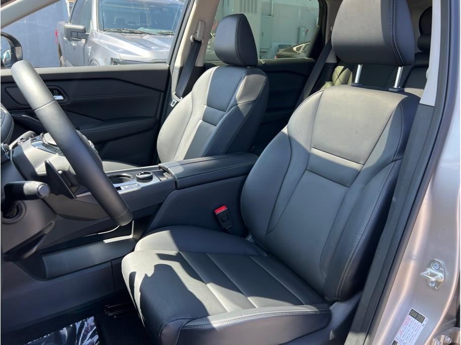 2025 Nissan Rogue SL Sport Utility 4D