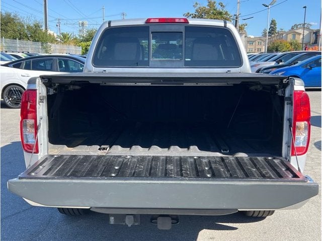 2016 Nissan Frontier Crew Cab SV Pickup 4D 5 ft