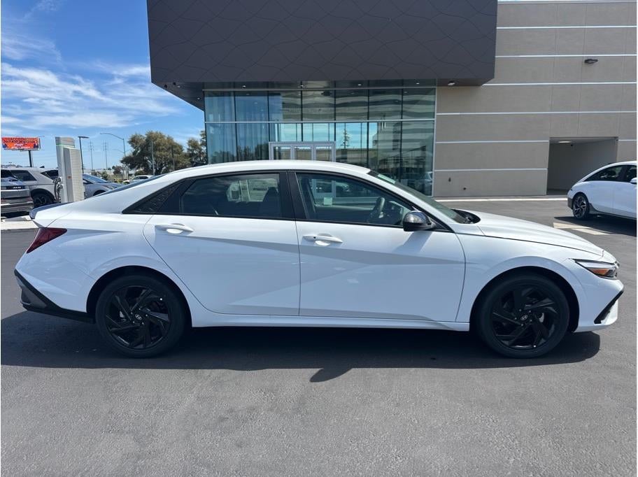 2026 Hyundai Elantra Hybrid SEL Sport HEV Sedan 4D